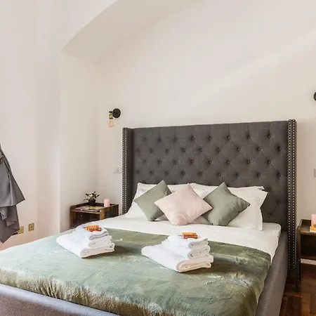 Principe Amedeo Apartment *